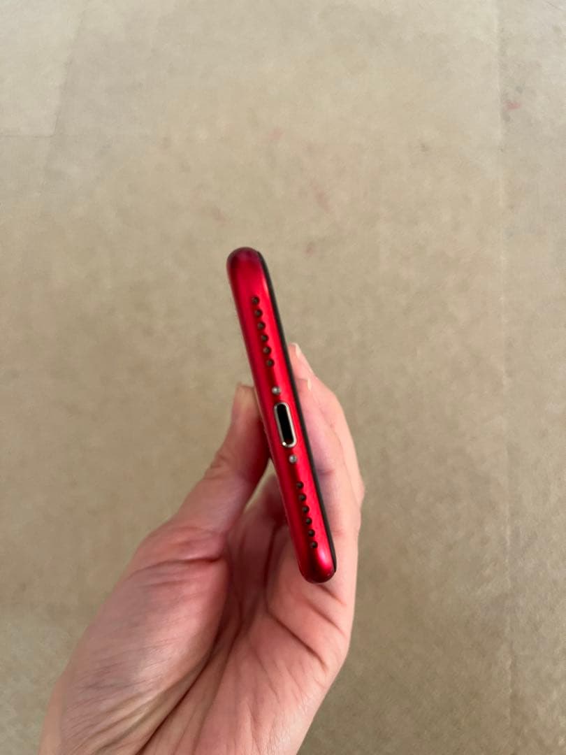 スマートフォン本体 Apple iPhone SE (64GB) - Red