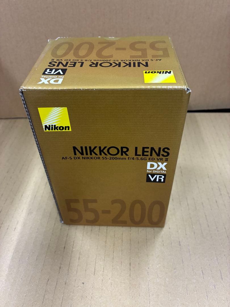 新品 Nikon 55-200mm f/4-5.6G ED VR II箱ダメージ