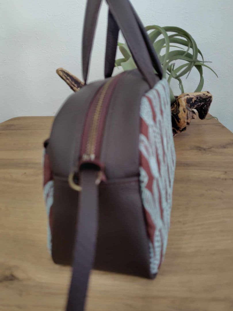 ミナペルホネン/tambourineタンバリンネイビー×LB/ラウンドボストン