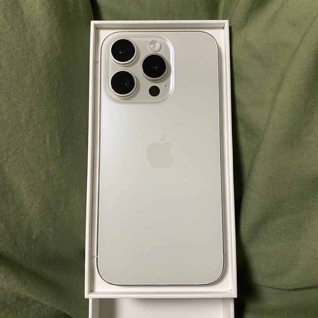 Apple iPhone 15Pro シルバー 本体