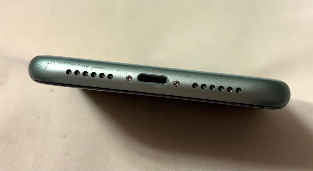 【美品】Apple iPhone 11 128GB グリーン simフリー