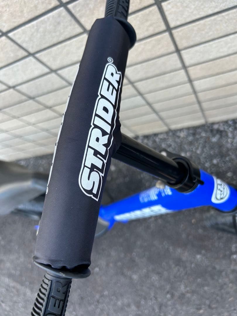 STRIDER スポーツモデル　バランスバイク 青 12インチ