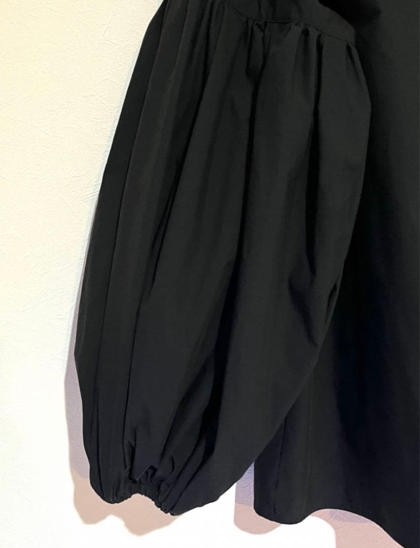 CELERI 2025SS パフスリーブシャツ　黒　ドゥーズィエムクラス