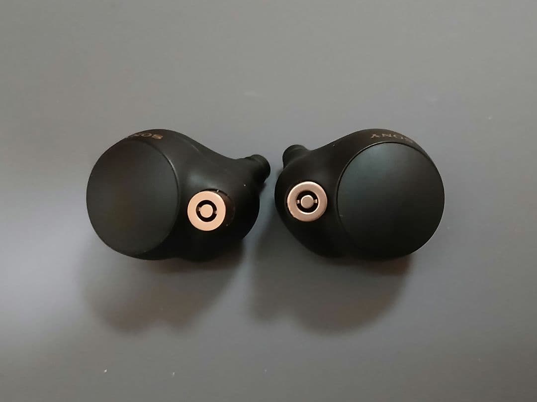 SONY　WF-1000XM4　ワイヤレス　ノイズキャンセリング　イヤホン　②