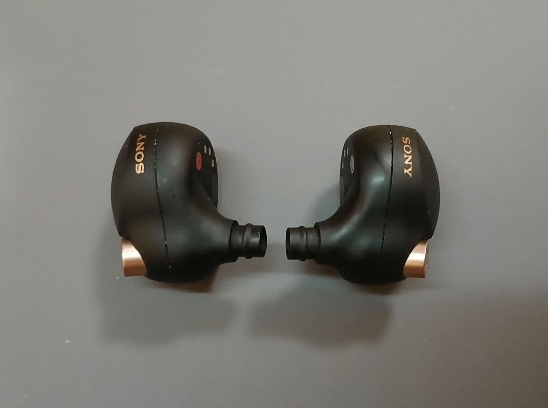 SONY　WF-1000XM4　ワイヤレス　ノイズキャンセリング　イヤホン　②