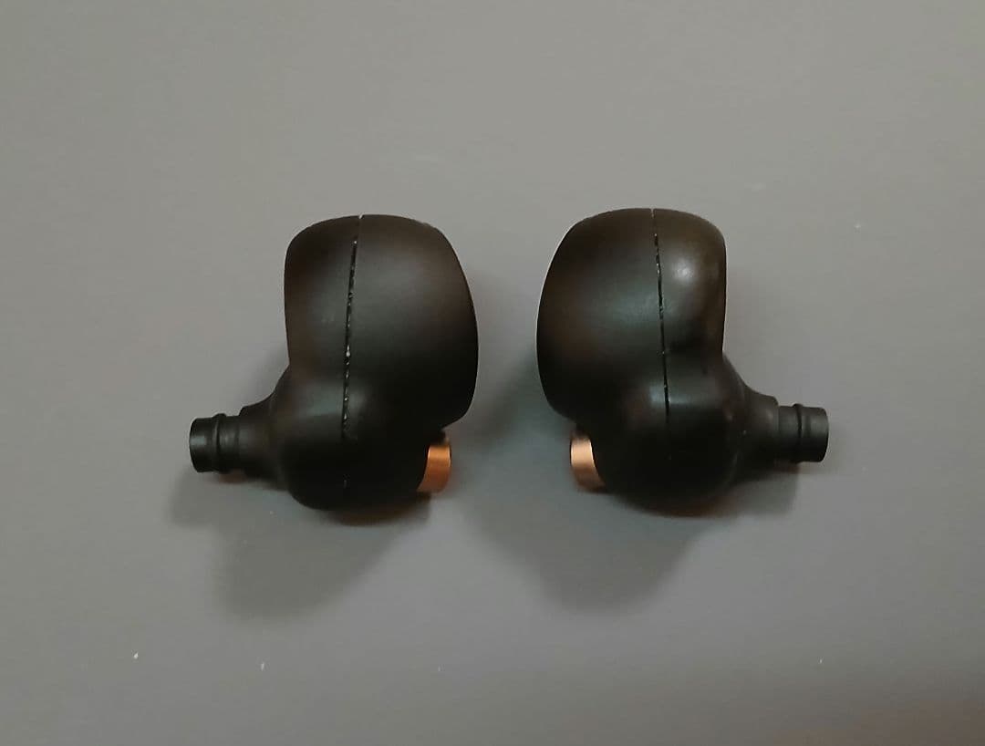 SONY　WF-1000XM4　ワイヤレス　ノイズキャンセリング　イヤホン　②