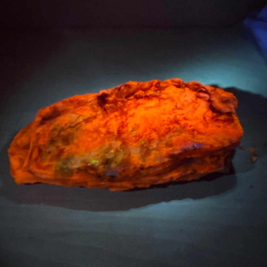 北海道石　然別オパール　蛍光オパール903ｇ