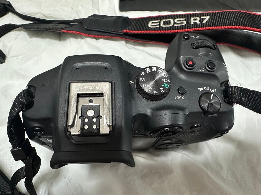 Canon EOS R7 ミラーレス一眼 カメラ