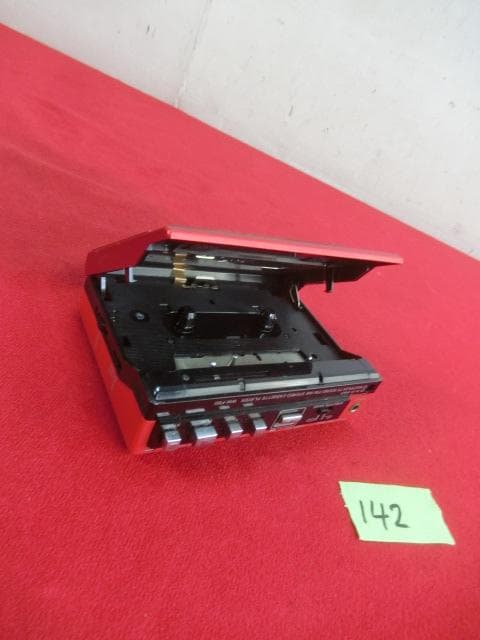 142：SONY　WM-F60　ソニー　カセットウォークマン　ジャンク