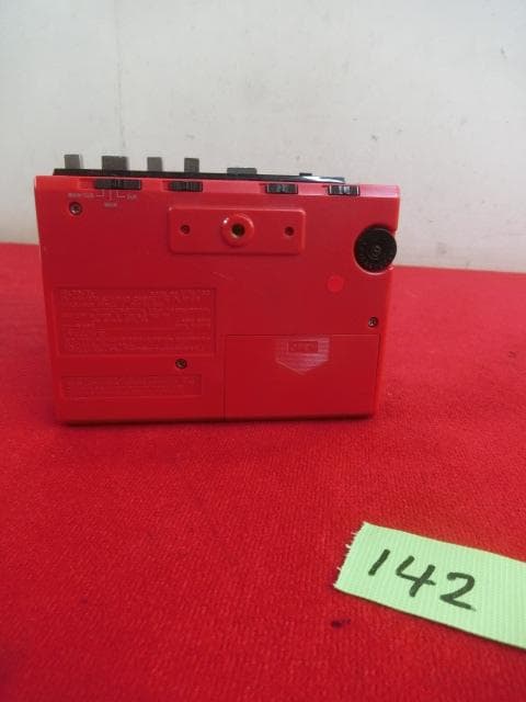 142：SONY　WM-F60　ソニー　カセットウォークマン　ジャンク