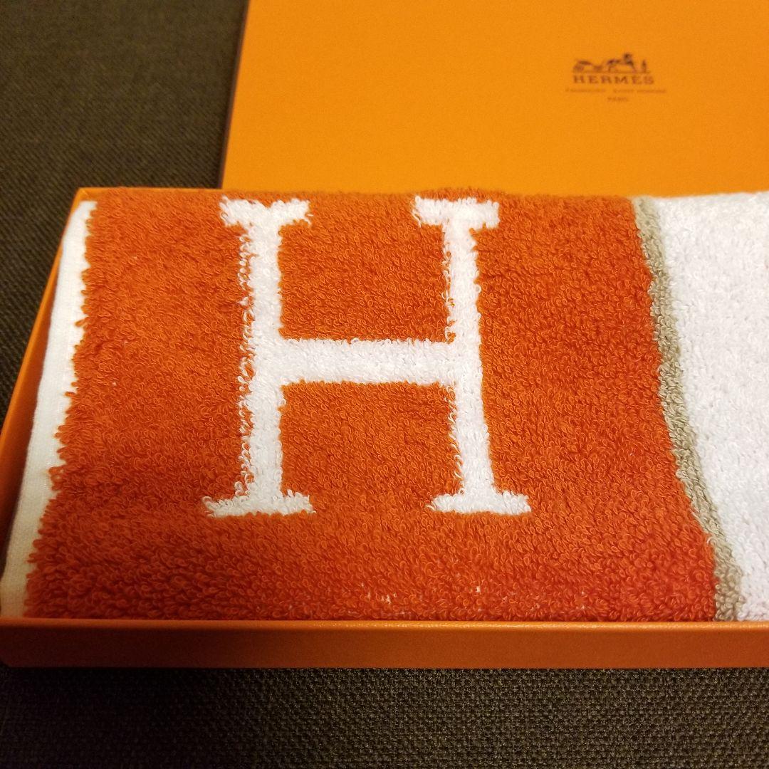 未使用 HERMES カレアヴァロン ハンドタオル タオルハンカチ 箱付き