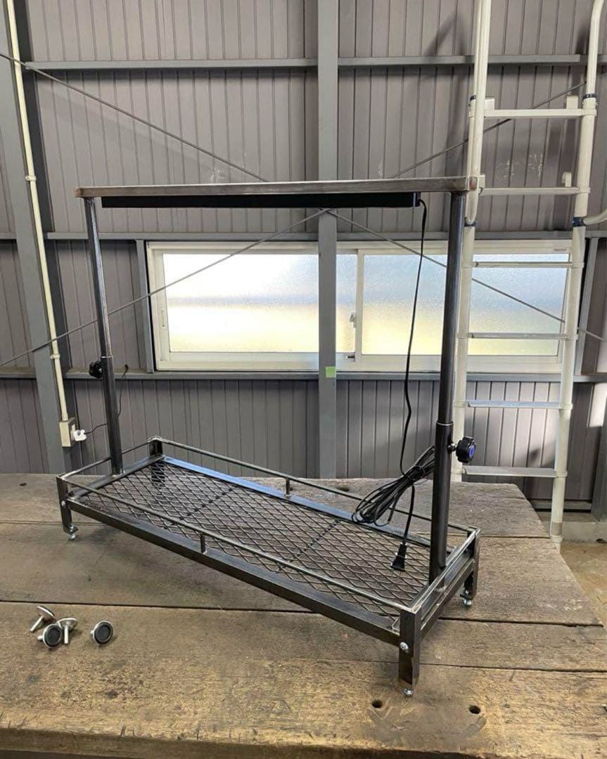 1台限定　黒塗装済み完成品　アイアン　ミニ植物棚　ダクトレール50cm付き！