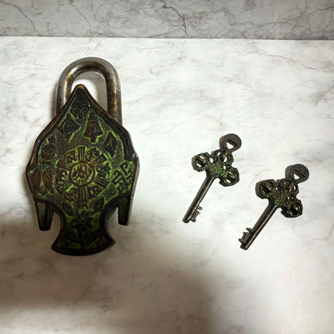 仏頭デザイン 南京錠と鍵セット　工芸品・民芸品　インドチベット　仏陀　真鍮