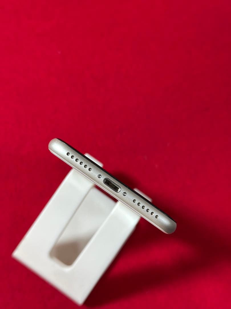 【5135】iPhone SE3第3世代スターライト 64GB simフリー