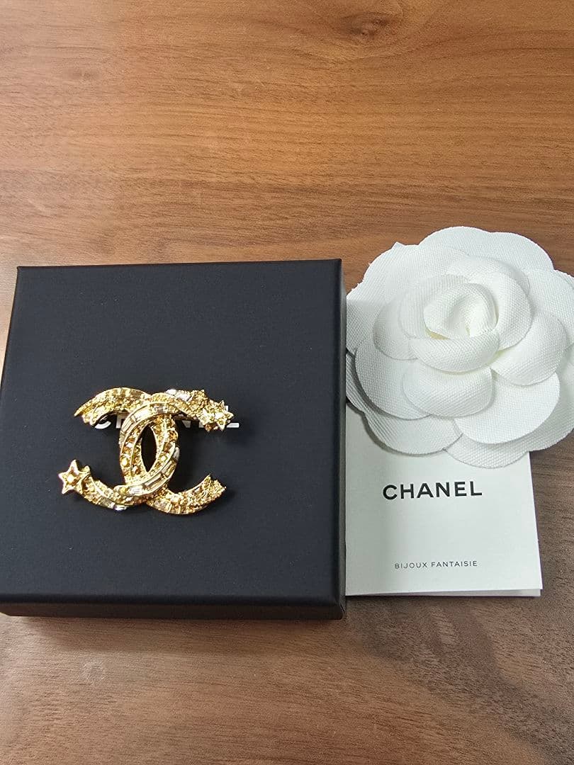 ココマーク ブローチ新品　ジェニー着用シャネルブローチ
