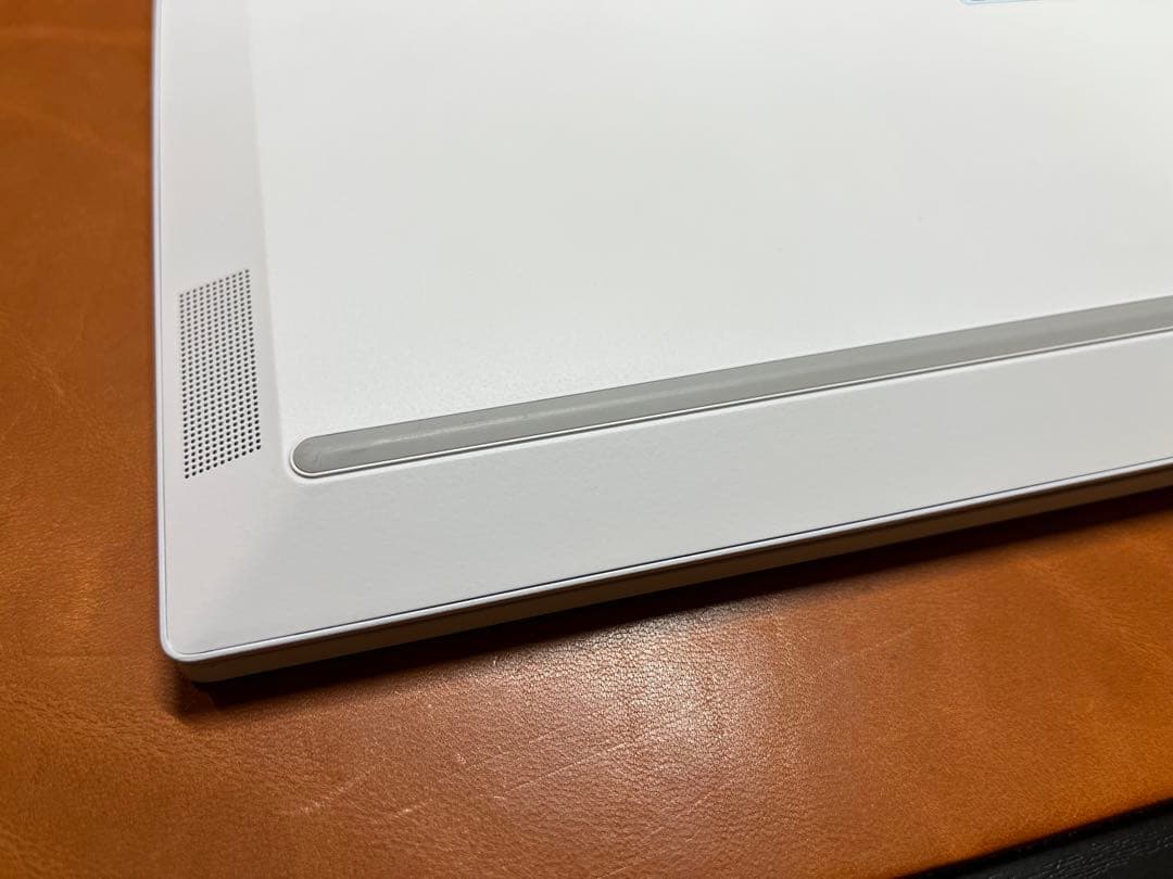 HP Pavilion 13インチ ホワイトノートPC