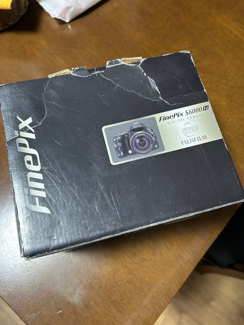 FinePix S6000fd デジタルカメラ 本体