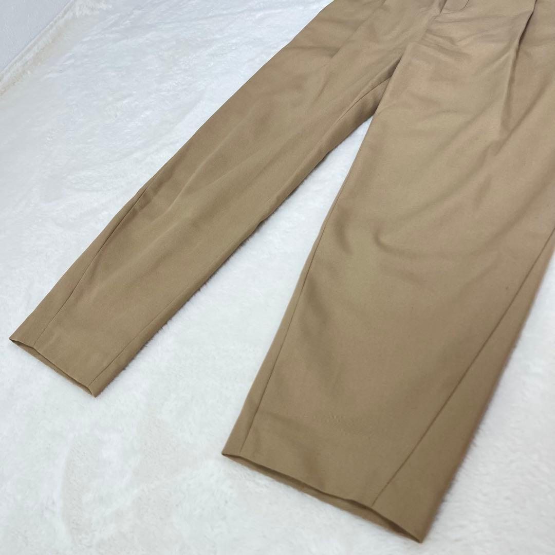 トーテム　TOTEME タック入り　チノパン　スラックス　カジュアル　綺麗め