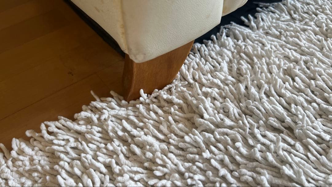 ホワイトレザー 3人掛けソファとオットマン