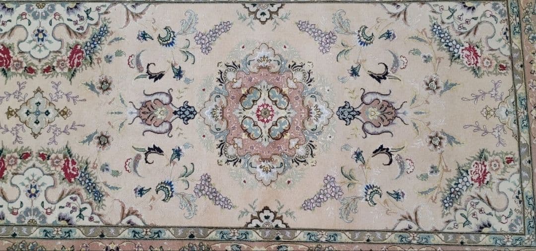 ペルシャ絨毯100%手織天然素シルクウールタブリーズ産本物サイズ420×93cm