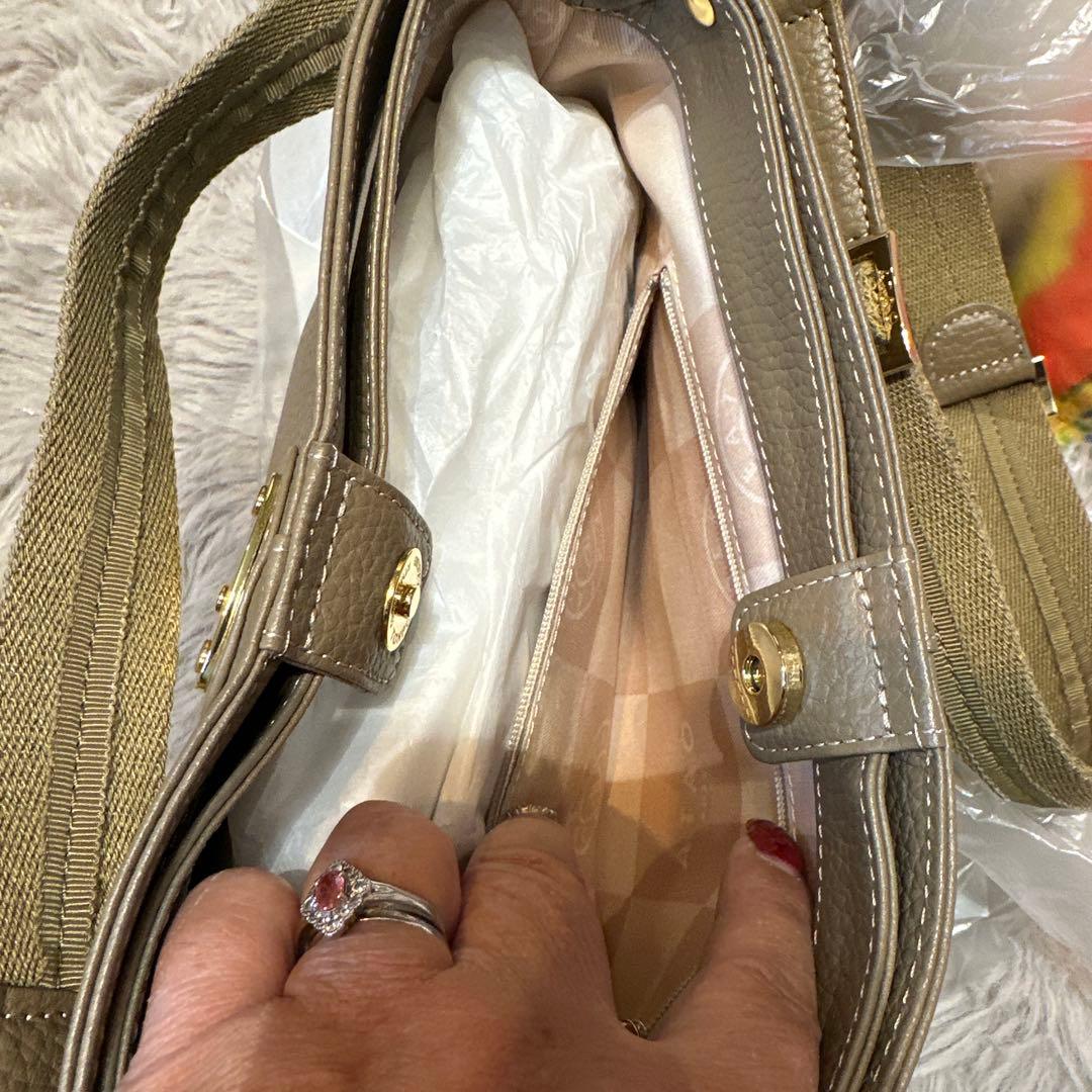 ATAO トープ　レザー ショルダーバッグ