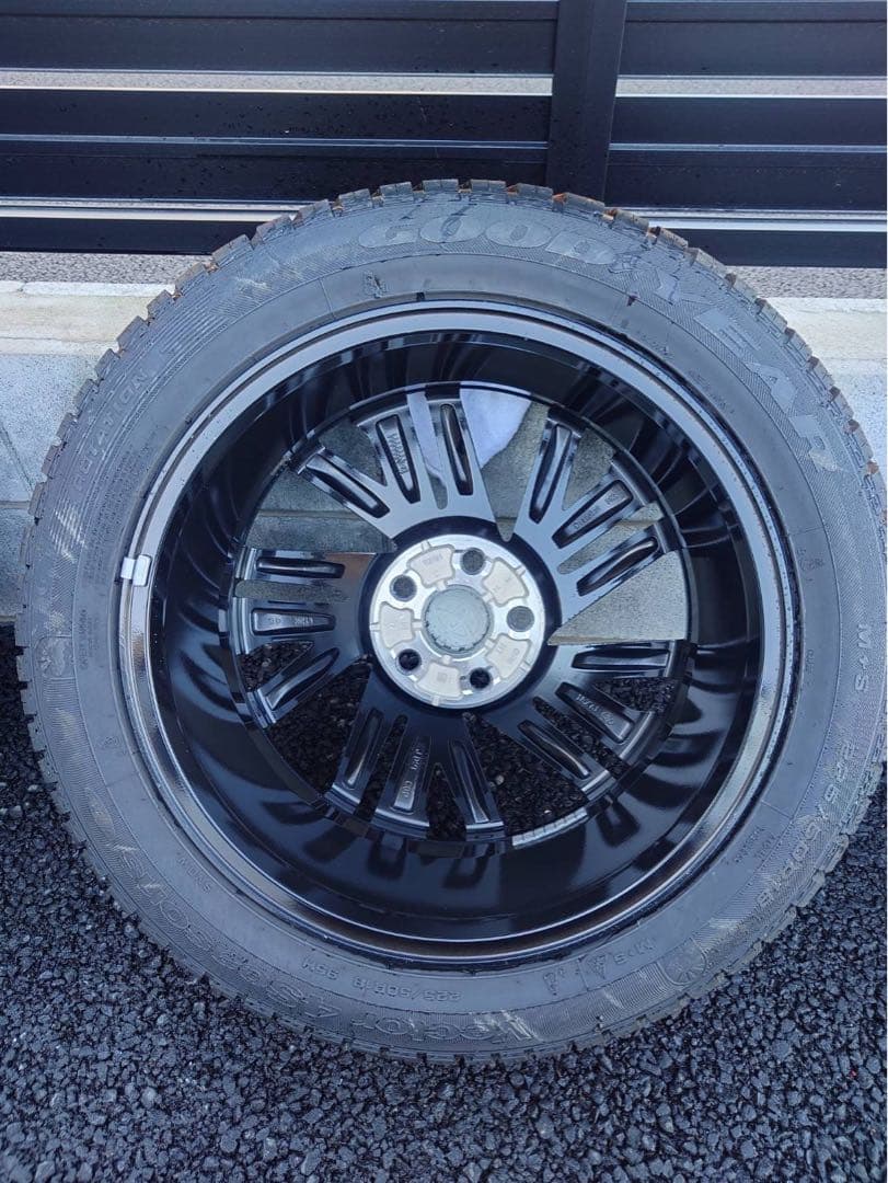トヨタカローラクロス18インチ純正ホイール　4シーズンタイヤ