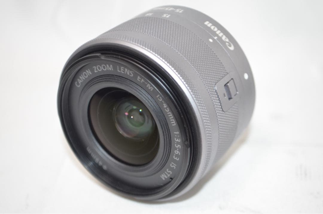 ★お洒落ホワイト♪高性能ミラーレス！スマホ転送OK★キヤノン Kiss M