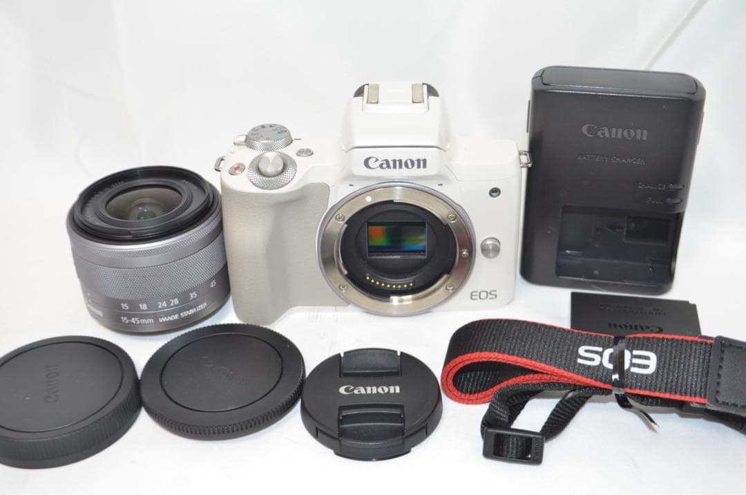 ★お洒落ホワイト♪高性能ミラーレス！スマホ転送OK★キヤノン Kiss M