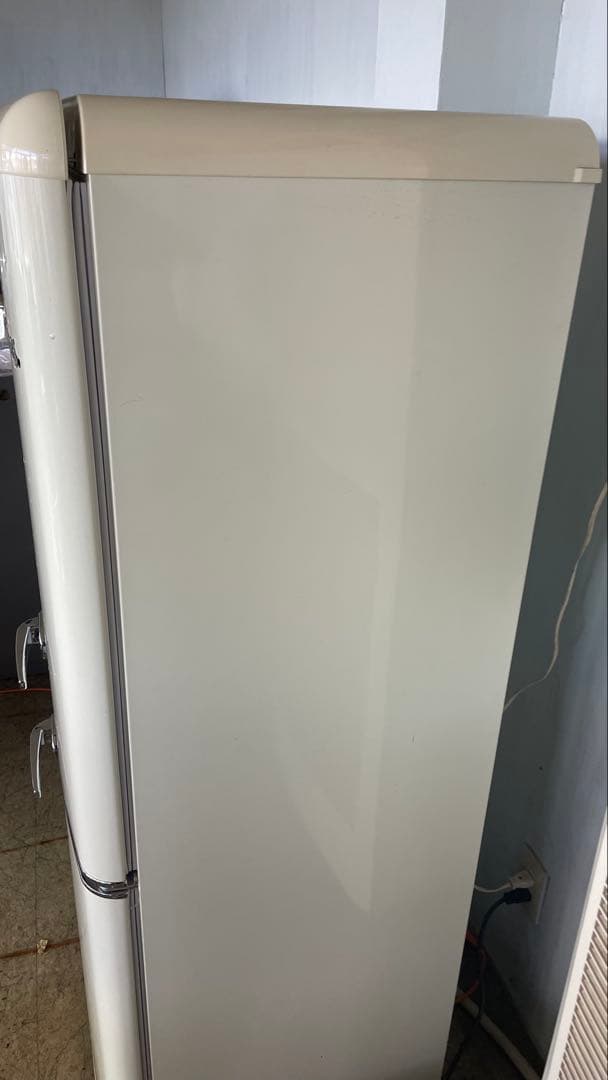 Grand Line ホワイト冷蔵庫 レトロスタイル 2ドア 2019年製