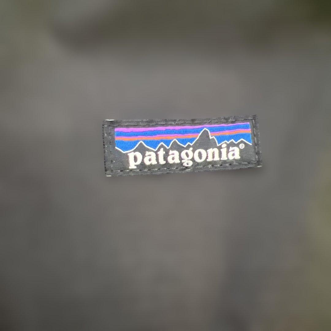 patagonia 黒 トラベルポーチ