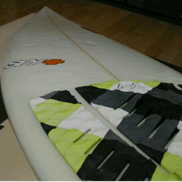 ルークショートデザイン　サーフボード　6'1×18 1/4×2 3/16