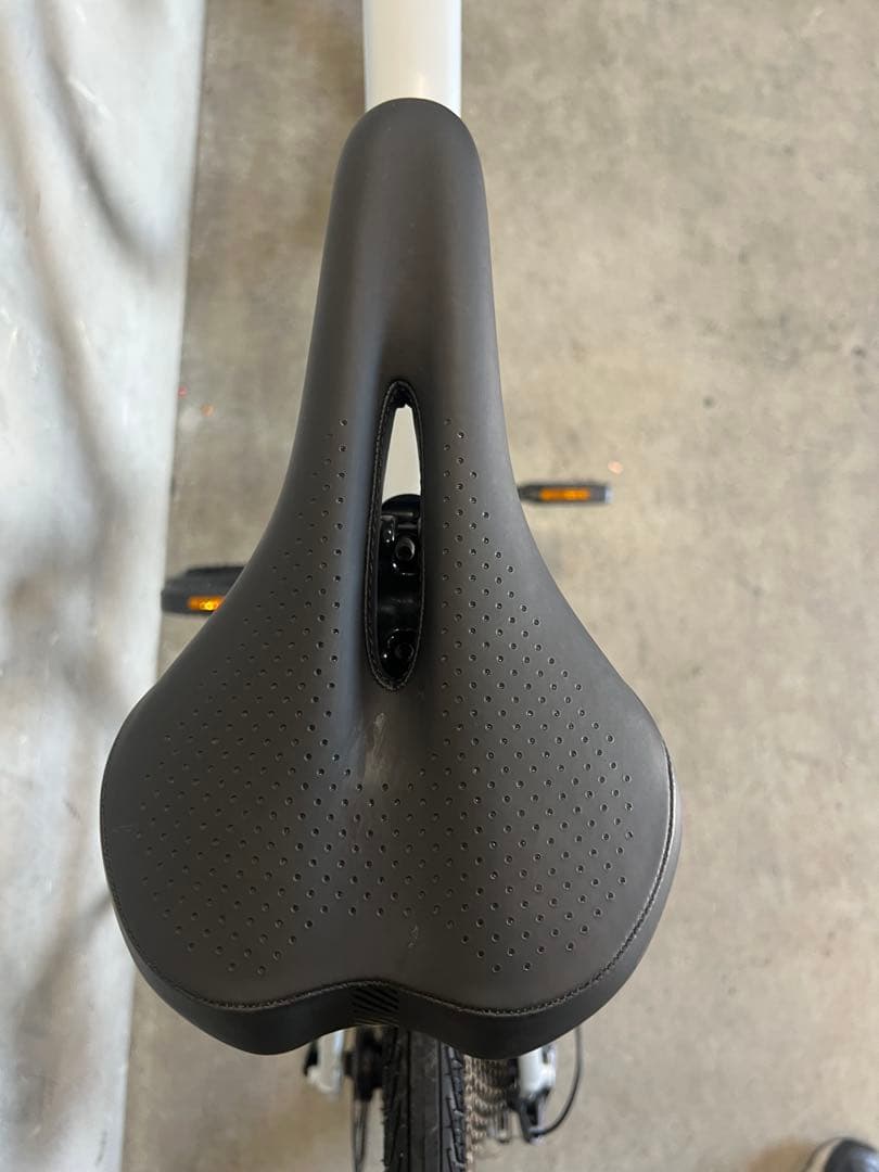 クロスバイク　 TREK FX2 DISC トレック　FX2 2025年モデル