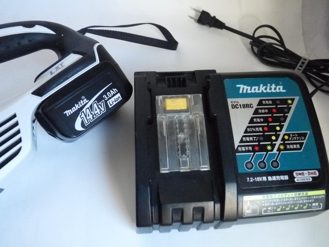 Makita CL140FD スティッククリーナー 充電器付き