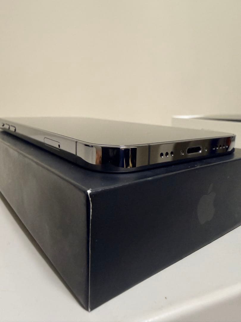 【美品】Apple iPhone 12 Pro グラファイト　本体　256GB