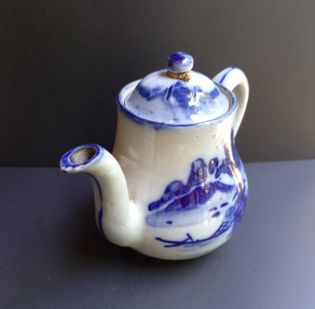 染付山水茶壺