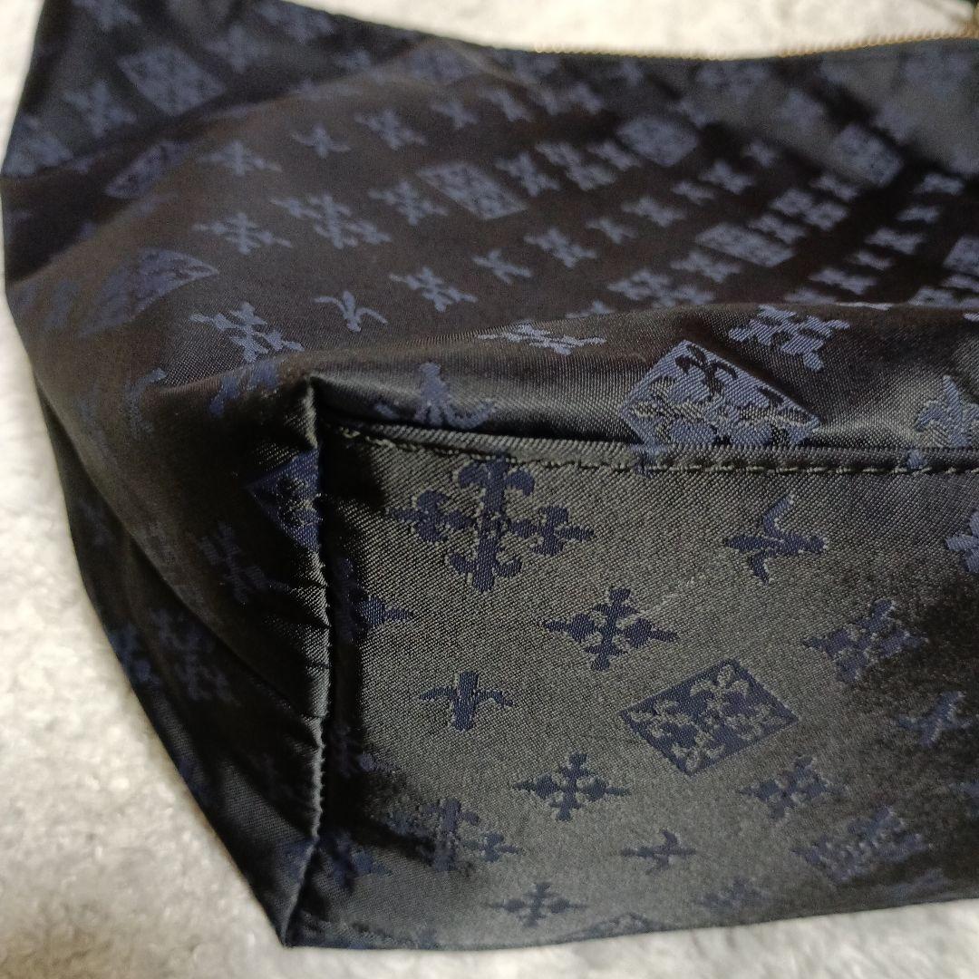 美品　russet　モノグラムナイロンシンプルショルダーバッグ　ネイビー