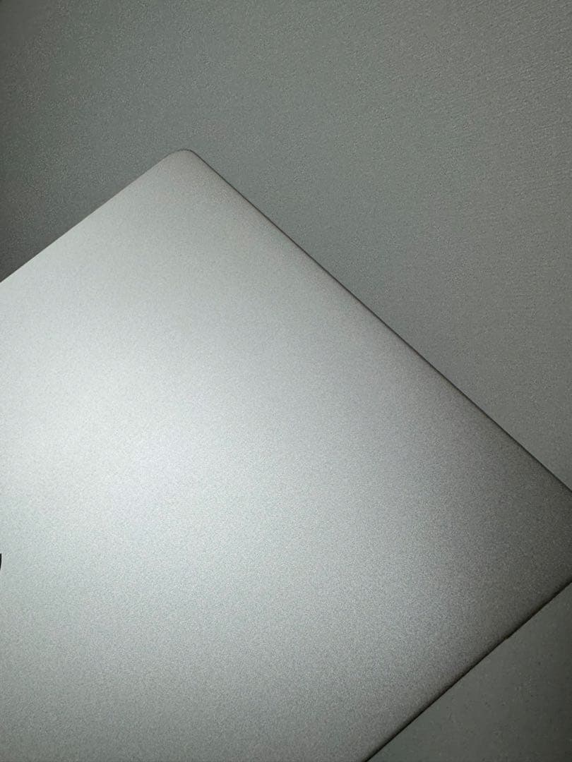 M2チップMacBook Air - 16GB 512GB