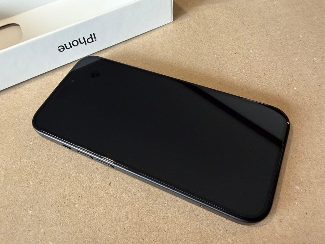 【美品】Apple iPhone15 128GB ブラック 85% バッテリー