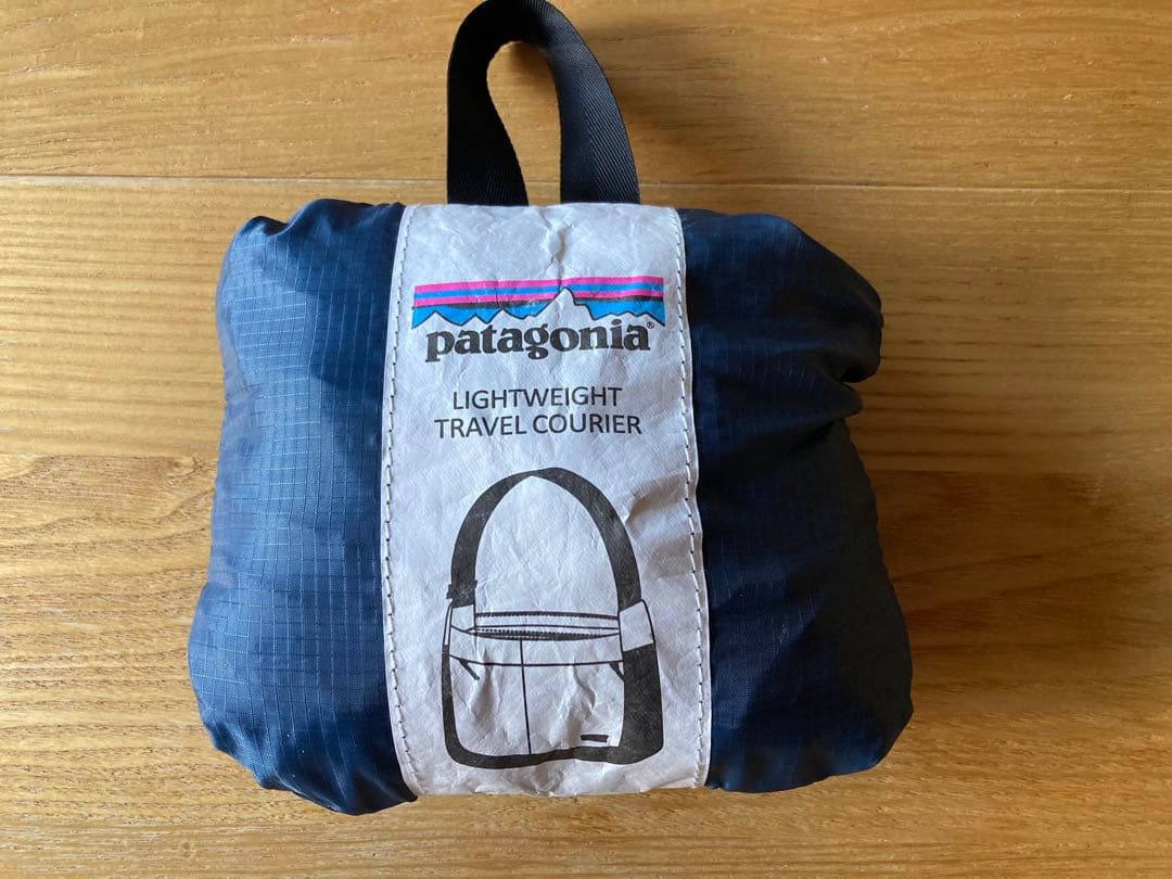 新品　パタゴニア ライトウェイトクーリエ　ショルダーバッグ　ネイビー