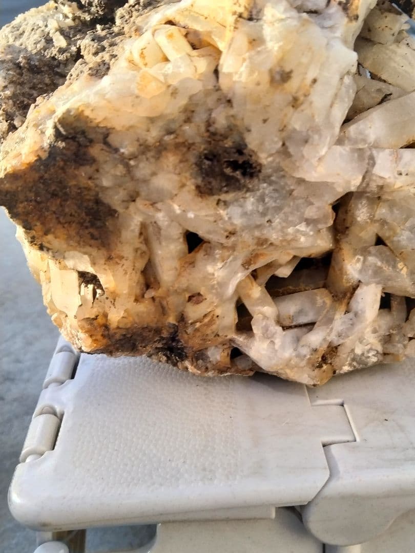 長野県　天然水晶　栗生水晶山産　骸晶水晶　水晶　原石　2.8キロ　大サイ