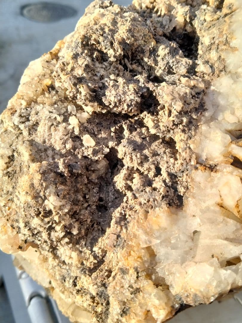 長野県　天然水晶　栗生水晶山産　骸晶水晶　水晶　原石　2.8キロ　大サイ