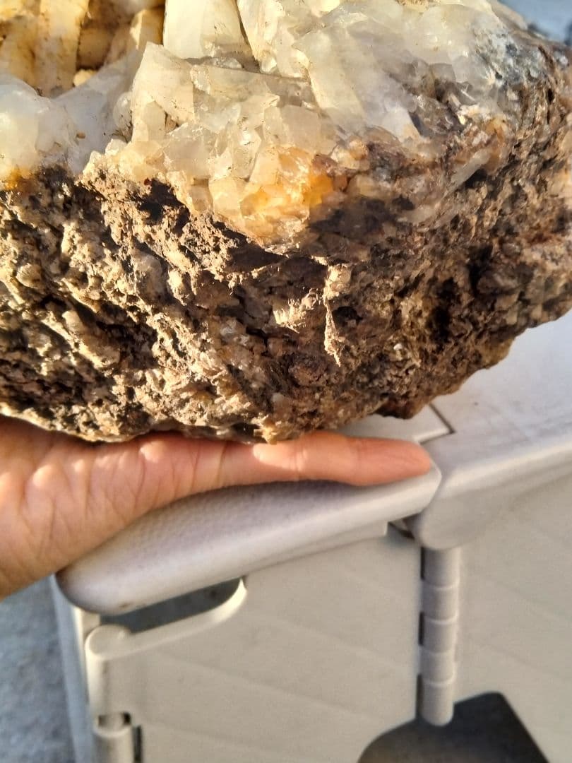 長野県　天然水晶　栗生水晶山産　骸晶水晶　水晶　原石　2.8キロ　大サイ