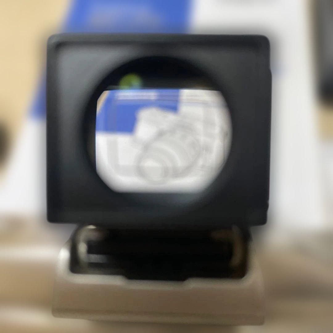 オリンパス　E-P1 ミラーレス一眼　VF-1付き　バッテリー、充電器　液晶難