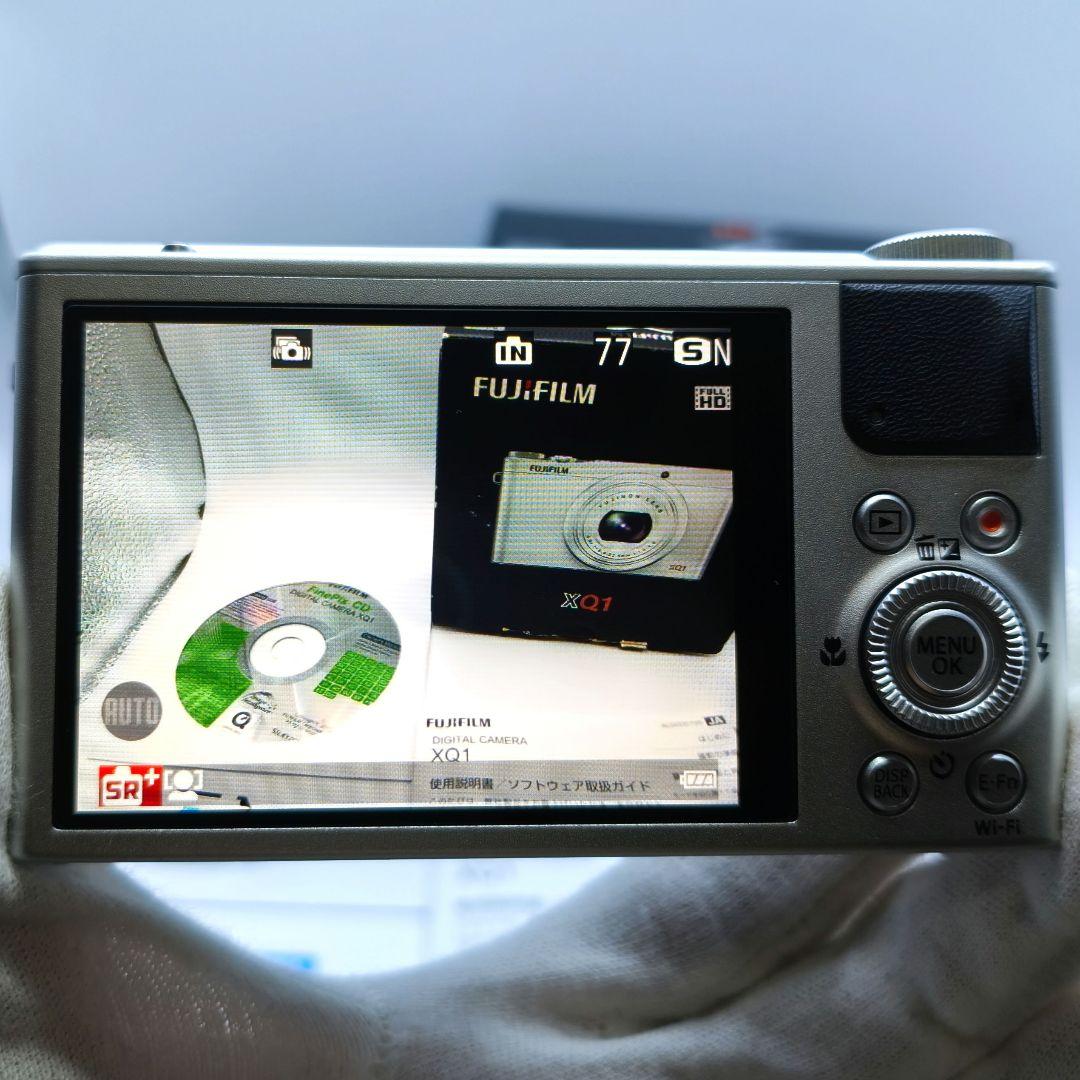 【美品】 FUJIFILM フジフィルム XQ1 元箱付き シルバー 動作OK