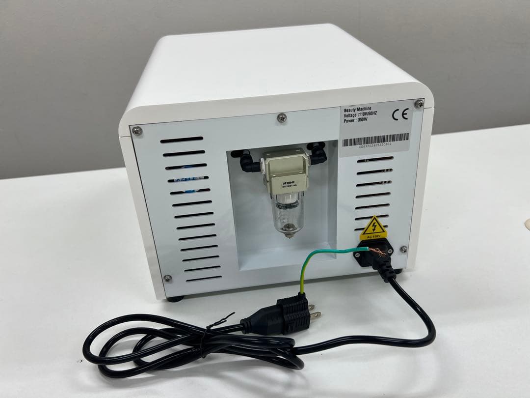 ニードルレスインジェクター