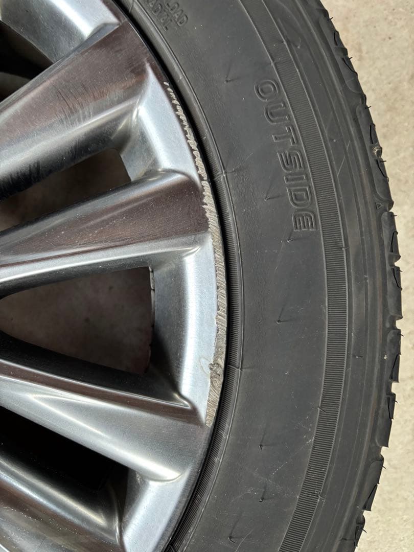 送料無料　ハリアー60トヨタ 18インチ 純正ホイールタイヤセット 2023製