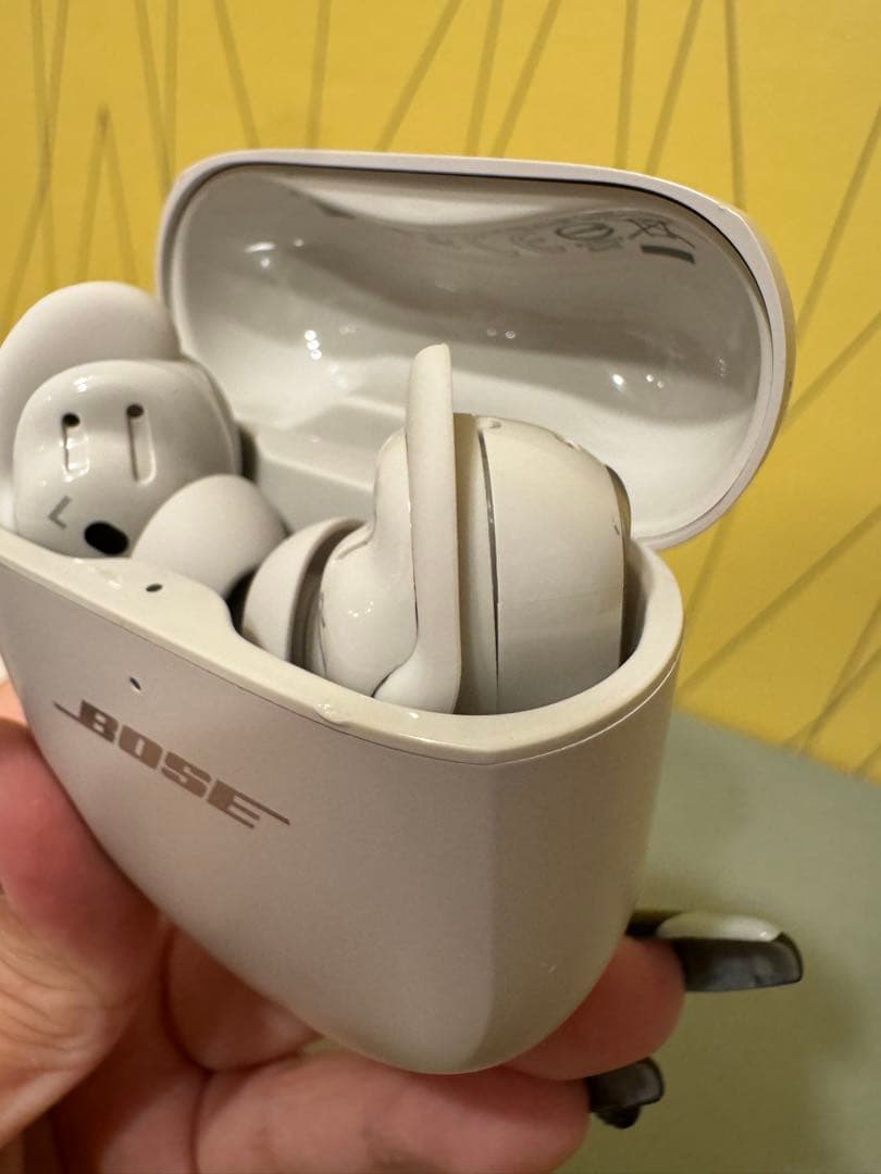 BOSE QC Ultra Earbuds ワイヤレスイヤホン 充電ケース付き