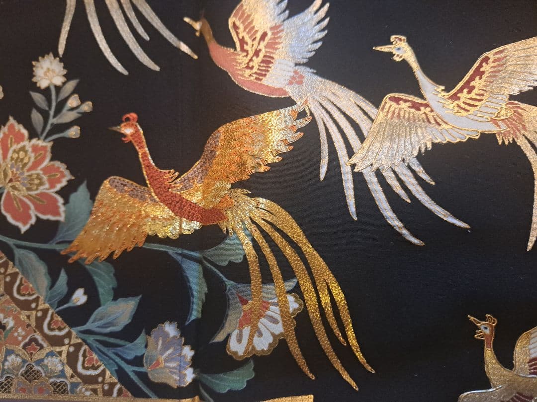 美品❇️さが美扱い　相良刺繍　金銀彩　 黒留め袖 　比翼仕立て　５つ紋フルセット