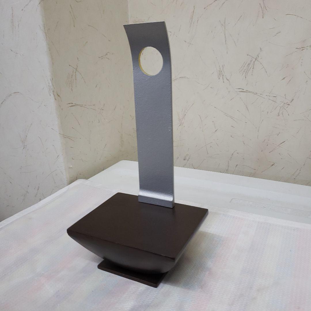 Ｂフライデー蔵出し特価モダン飾り台金属製２６cm　１３×１０cm　約2,5kg