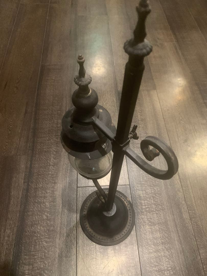 必見！！正体不明のアンティークランプ　ヴィンテージ　クラシック　ご覧下さい！！